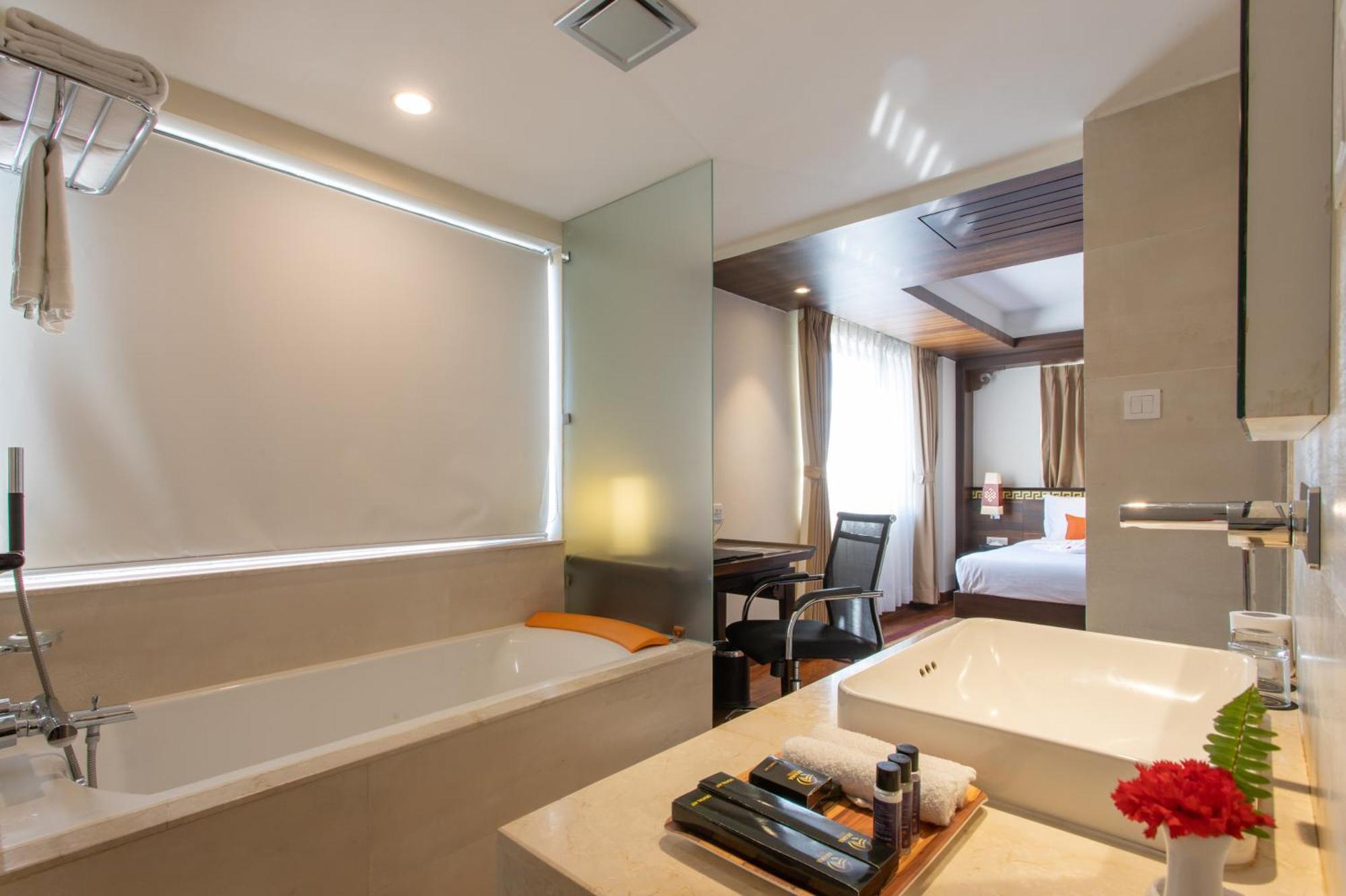 Ramada By Wyndham Kathmandu Dhumbarahi Hotell Eksteriør bilde